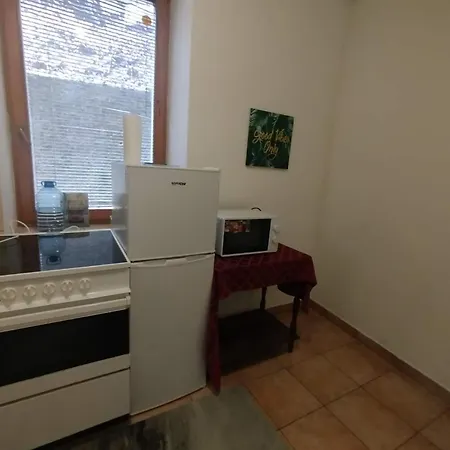 Odmor Na Marijin Dvoru, Centar, *